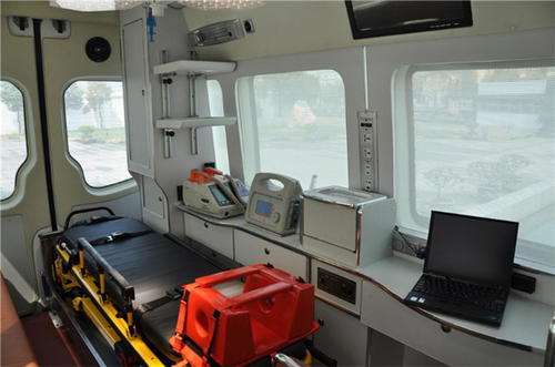 兴和县救护车内部